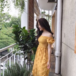 Đầm midi nhún ngực