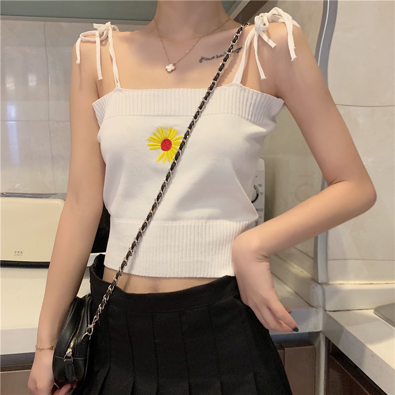 [Mã FASHIONT4WA2 giảm 10K đơn 50K] Áo hai dây nữ dệt kim thêu hoa cúc 9 màu phong cách Hàn Quốc | BigBuy360 - bigbuy360.vn
