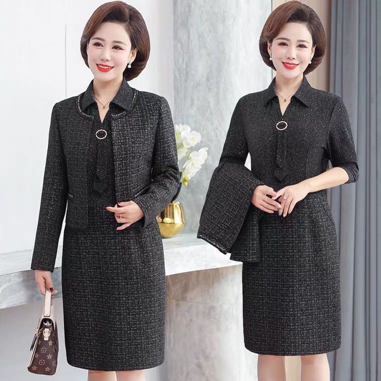 ✱◐Mẹ mùa xuân bộ đồ hai mảnh dài tay áo cỡ lớn phụ nữ trung niên và cao tuổi khoác nhỏ phù hợp với mới
