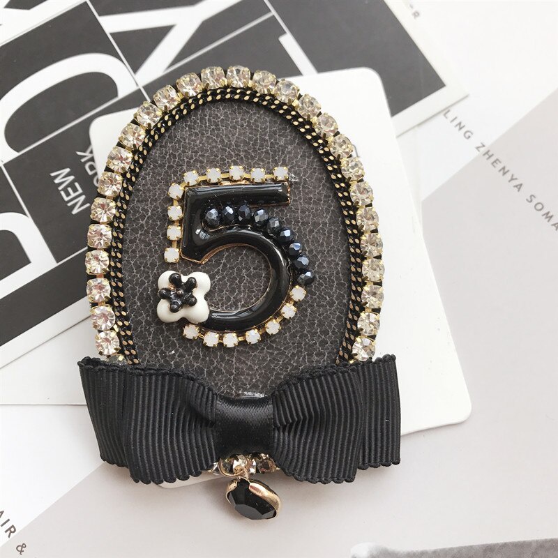 Ghim cài áo hình hoa trà đính ngọc trai giả 5 màu sang trọng