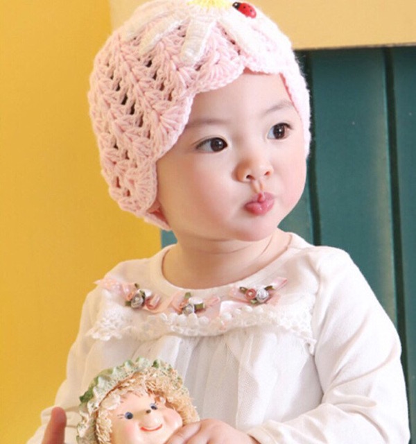 Nón len bé gái hình hoa