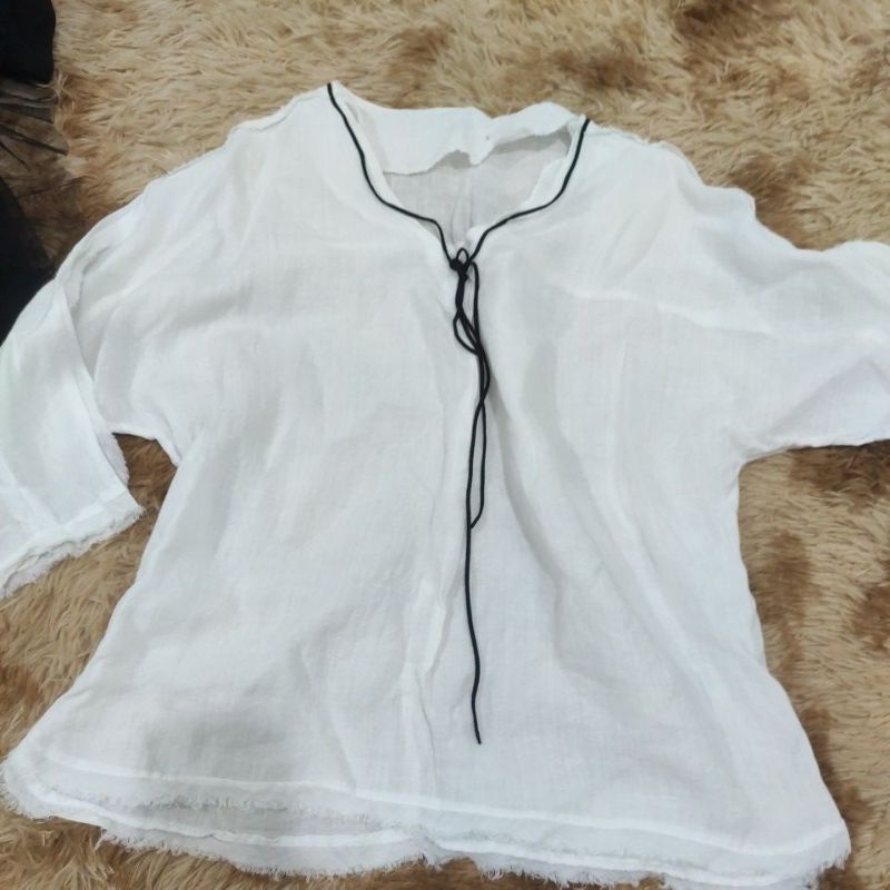 Áo thô linen trắng kiểu dây nơ