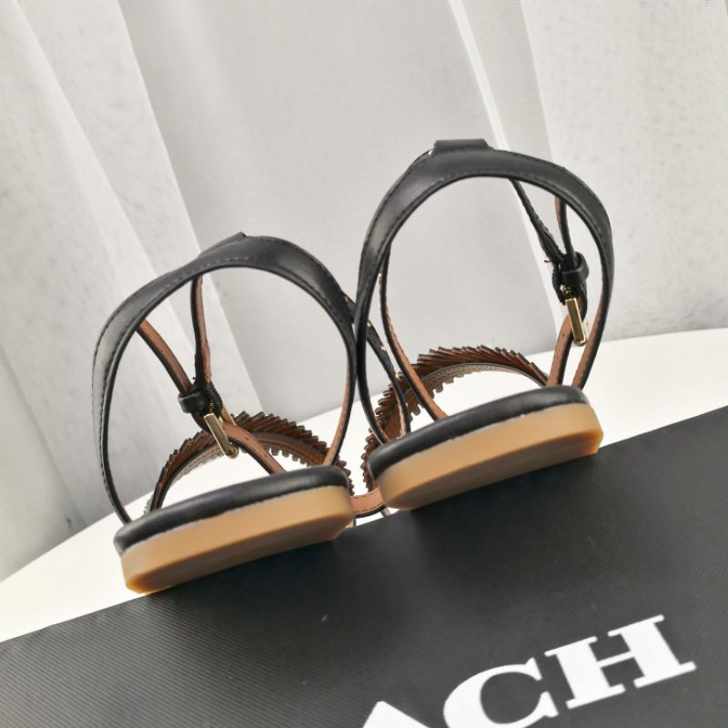 dép sandal nữ xỏ ngón mũi vuông có quai Coach