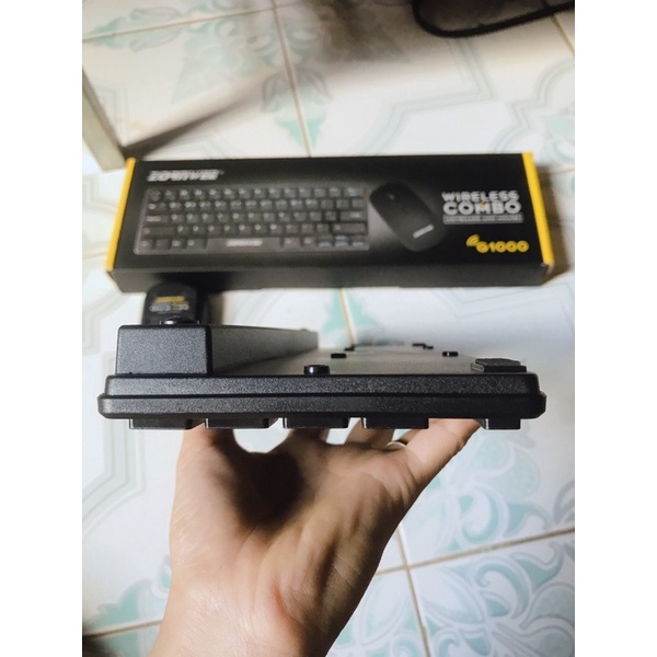 Combo bộ phím chuột mini không dây ZORNWEE G1000 lướt êm, gọn, nhẹ. Tặng kèm pin, tặng kèm bàn di đa sắc màu.