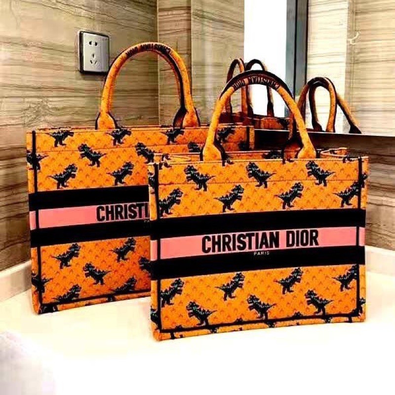 Túi xách CHRISTIAN D phối màu lạ mắt