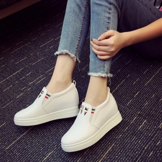 Giày slipon độn đế nạm đinh
