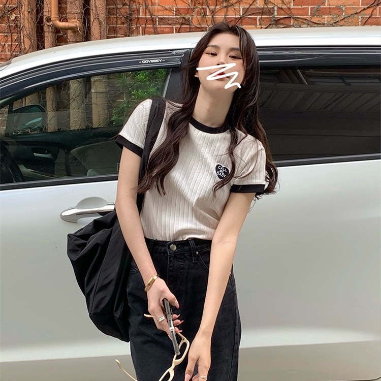 Áo Thun Dệt Kim Ngắn Tay Thêu Họa Tiết Màu Sắc Tương Phản Cá Tính [hana And alice]