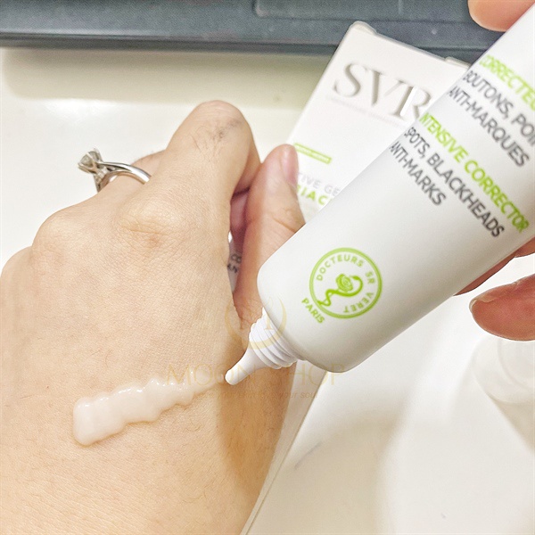Kem Dưỡng SVR Sebiaclear Mat + Pore Kiềm Dầu Và Thu Nhỏ Lỗ Chân Lông 40ml