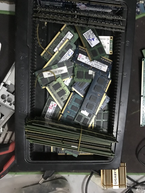 Ram ddr3 2G/1333 hàng tháo máy chân vàng choé | BigBuy360 - bigbuy360.vn