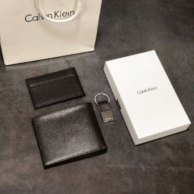 VÍ CALVIN KLEIN CHẤT DA SIÊU CHUẨN CHO CHÀNG NĂNG ĐỘNG