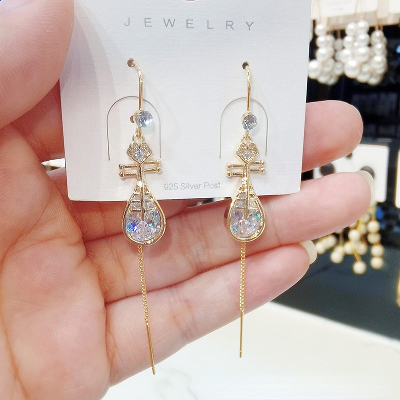 Bông Tai Dáng Dài Đính Kim Cương Phong Cách Retro Thanh Lịch