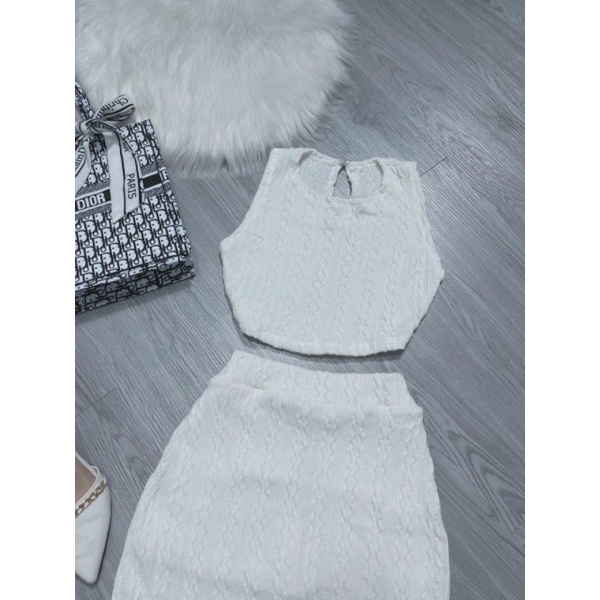 Set Áo Croptop Ba Lỗ Sát Nách Và Chân Váy Bút Chì Dáng Ngắn - Len Xương Cá - Form Ôm Body Sexy - Sang Chảnh Cute