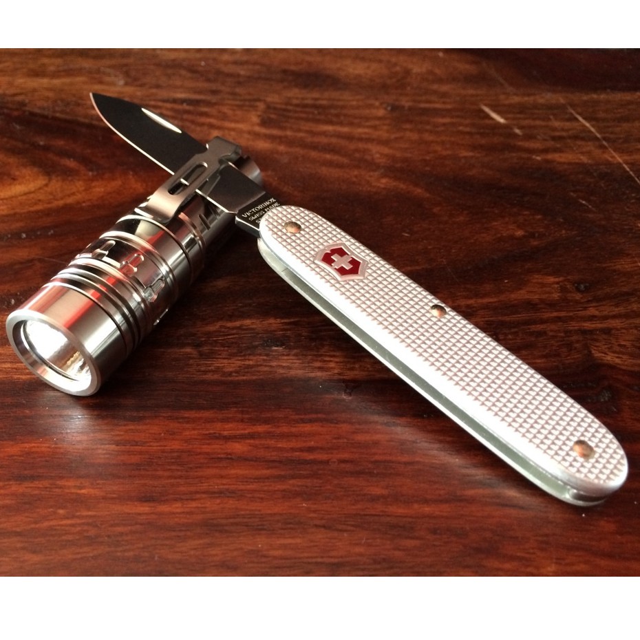 Dao đa năng VICTORINOX Pioneer 0.8000.26 (93 mm)