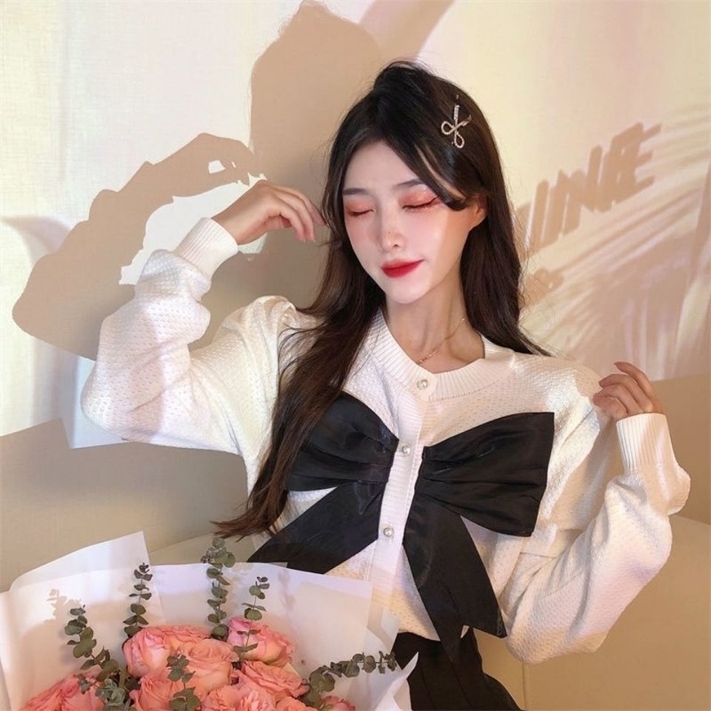 Áo Kiểu Tay Phồng Cổ Tròn Đính Hạt Thời Trang Mùa Thu 2022 Sang Trọng Cho Nữ