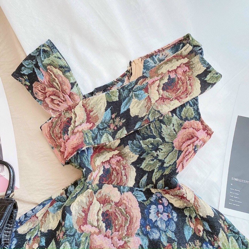 👍Đầm hoa bố cao cấp xịn xò hơn nhé.