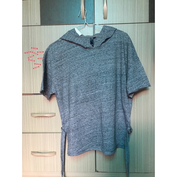 Áo thun kiểu canifa