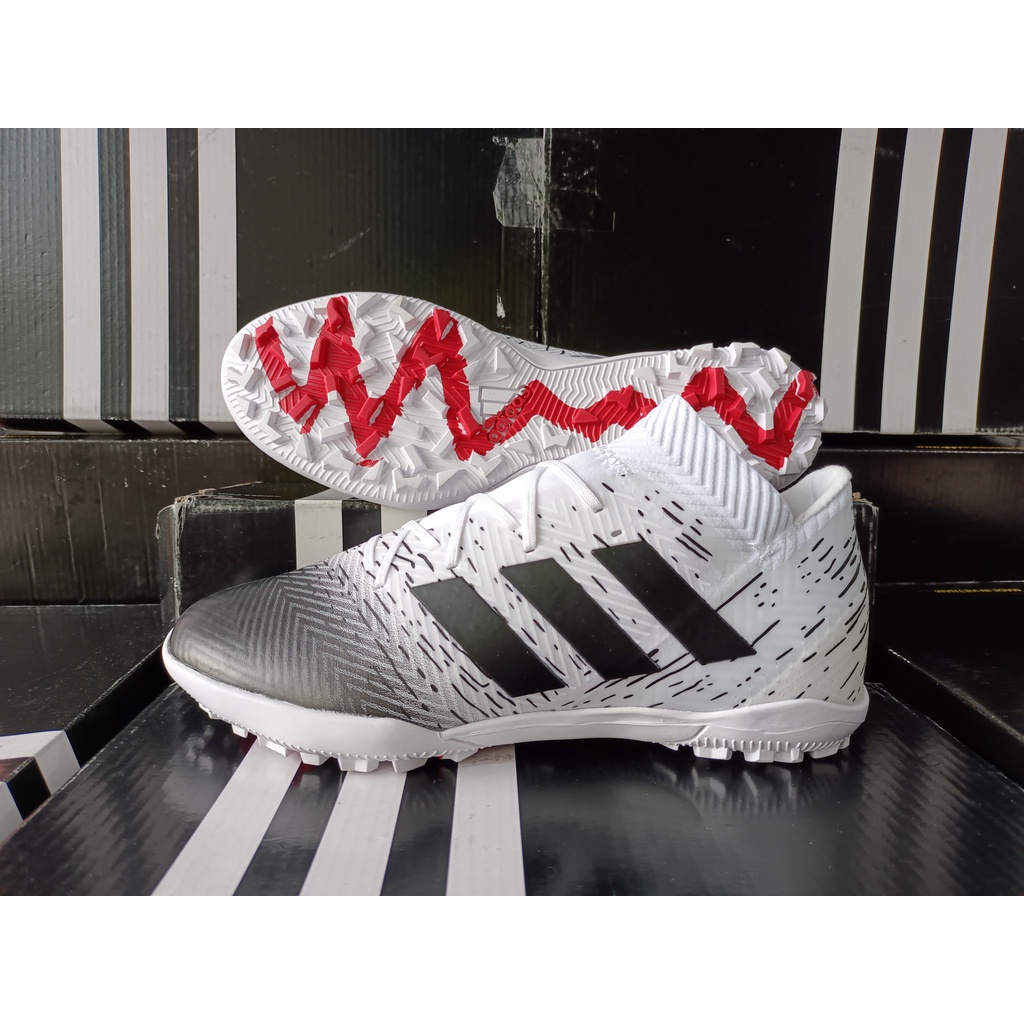 Giày đá bóng sân cỏ nhân tạo Adidas Nemeziz 18.3 TF