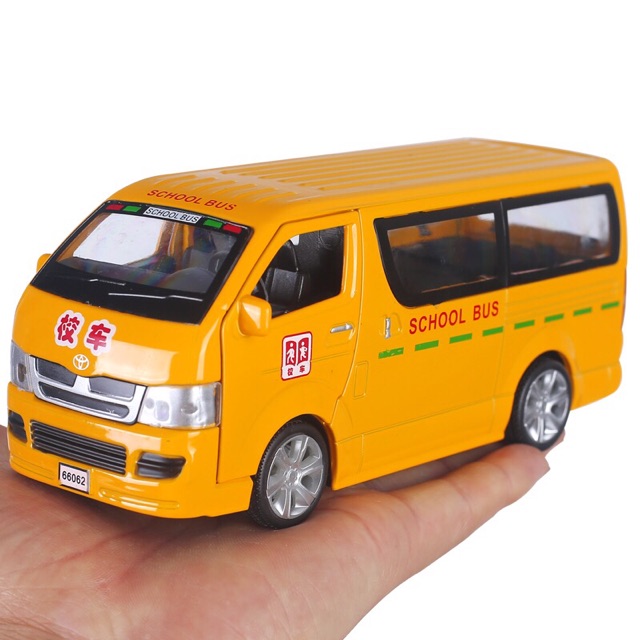 Mô Hình Xe School Bus Toyota Hiace 1:32  Xe trớn , có đèn &amp; âm thanh