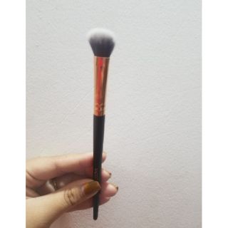 Cọ đánh phấn mắt Vacosi E15