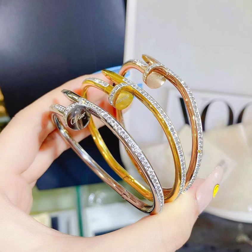 Vòng tay nữ titan đính đá cao cấp Ròm House phụ kiện titan không hoen rỉ