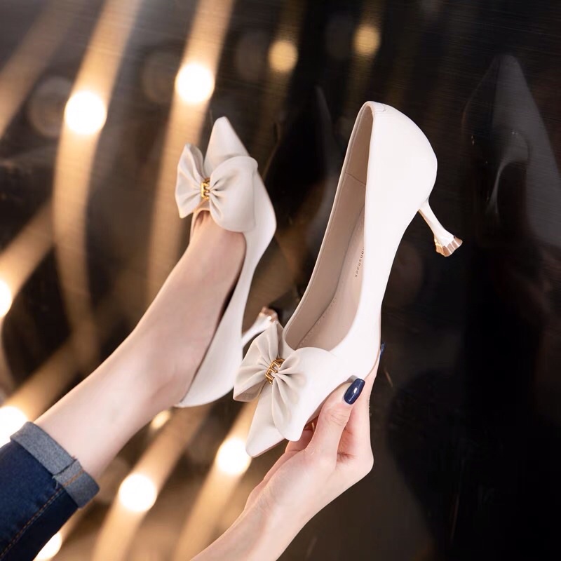 Mẫu gót chọn live