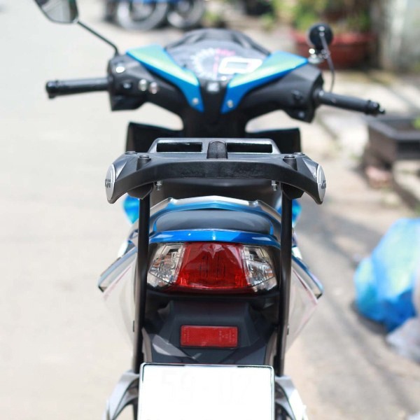 Baga Givi HRV Y125Z chính hãng cho xe chịu lực cao bao gồm đế gắn thùng