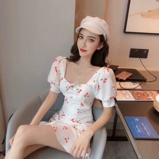 Đầm cherry đỏ mắc cáo