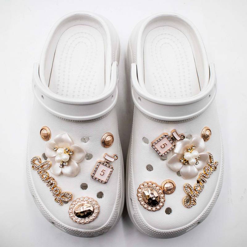 sticker dép crocsPhụ Kiện Ghim Trang Trí Giày croc Dễ Thương