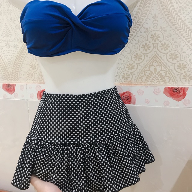 Combo 2 bikini và 1 áo len móc