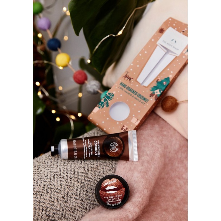 Bill ĐỨC SĂN SALE - Set Kem dưỡng tay + dưỡng môi The Bodyshop