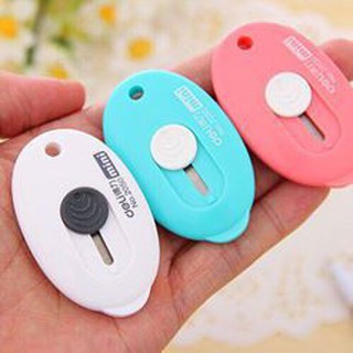 MÓC KHÓA KÈM DAO RỌC GIẤY MINI DELI