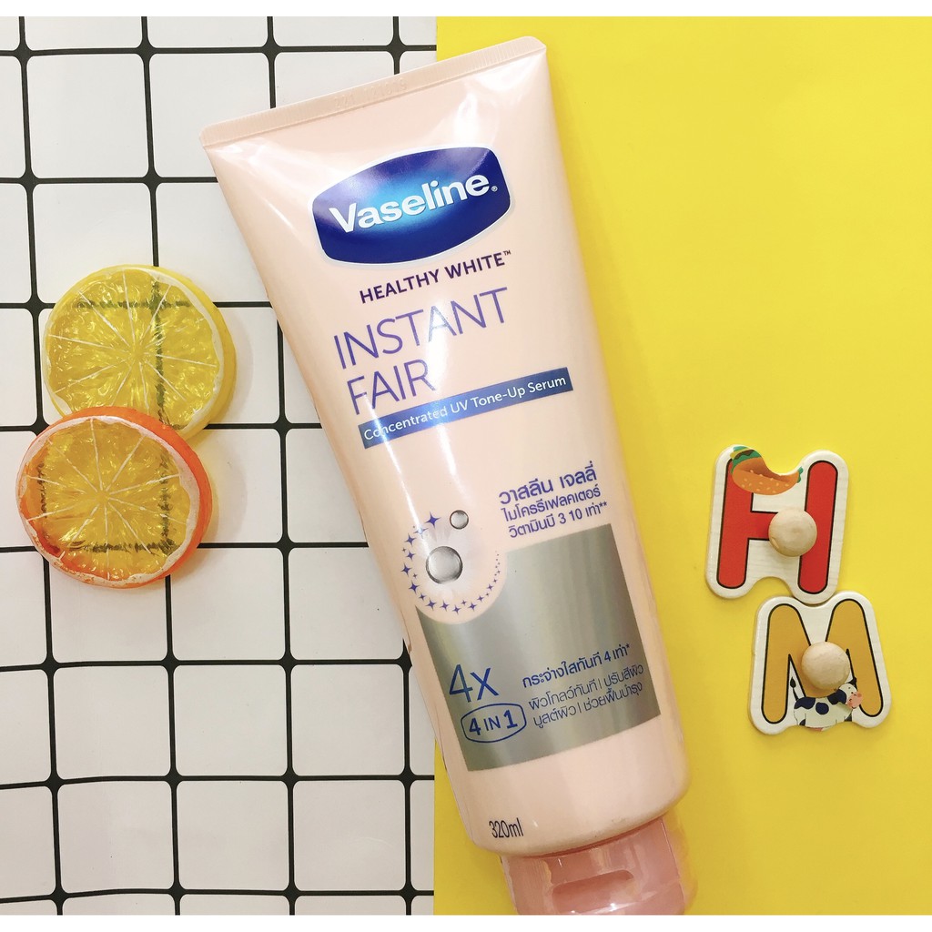 Sữa dưỡng thể trắng da Vaseline 4X 320ML