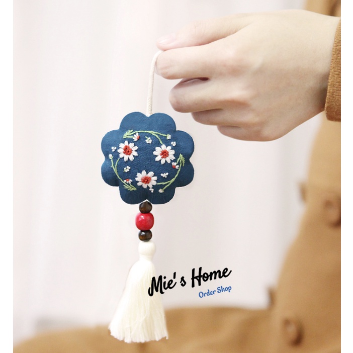 DIY bộ kit thêu tay Trang trí treo Túi Thơm Thêu Hình Hoa Cỏ Mùa Xuân Làm Quà Tặng Móc khóa trang trí Ô tô - MIE Shop