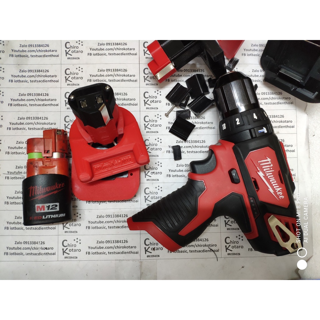 Đế chuyển pin máy khoan, vit Milwaukee M12 10.8V 12V sang dùng vỏ hộp pin cài Makita LXT đóng lại 12V