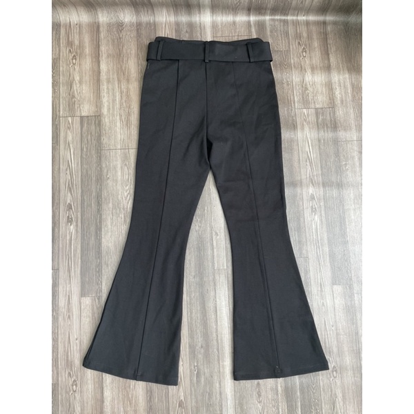 Quần đen ống loe có đai thắt lưng, chất kaki thun co giãn