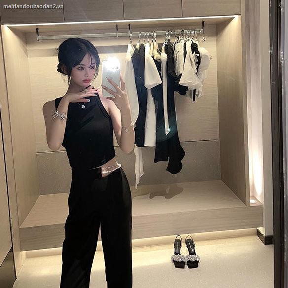 Quần dài ống rộng lưng cao màu đen phối chuỗi đá và ngọc trai giả thời trang cho nữ | BigBuy360 - bigbuy360.vn