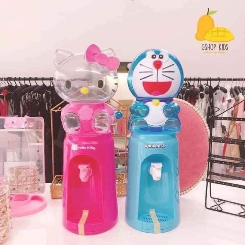 BÌNH NƯỚC ĐỨNG 2 LÍT HOẠT HÌNH siu cute cho các bé KITTY - DOREMON
