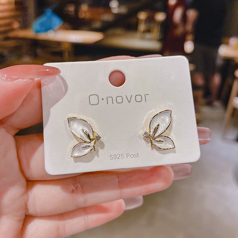 Bông Tai Hình Bướm Đính Đá Zircon Sang Trọng Thời Trang Chất Lượng Cao Làm Quà Tặng Cho Bạn Gái