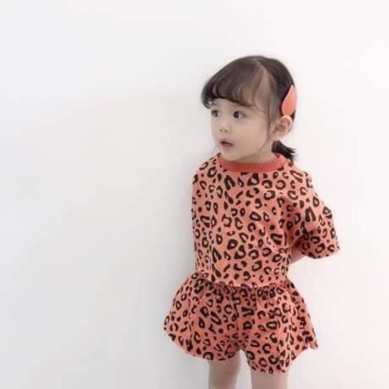 Bộ đồ bé gái đồ bộ croptop họa tiết da báo cá tính cho bé hàng quảng châu cao cấp JIMADO SD1936