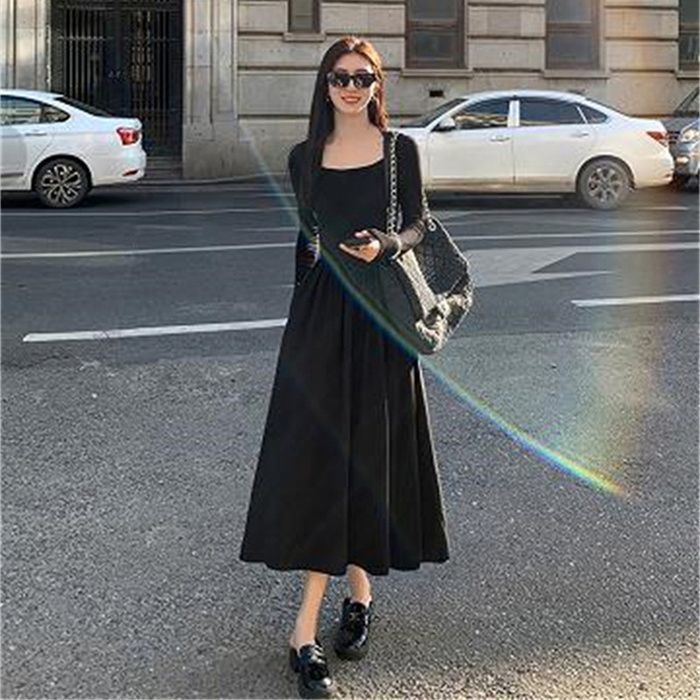 Đầm Tay Dài Cổ Vuông Phong Cách Mới 2022
