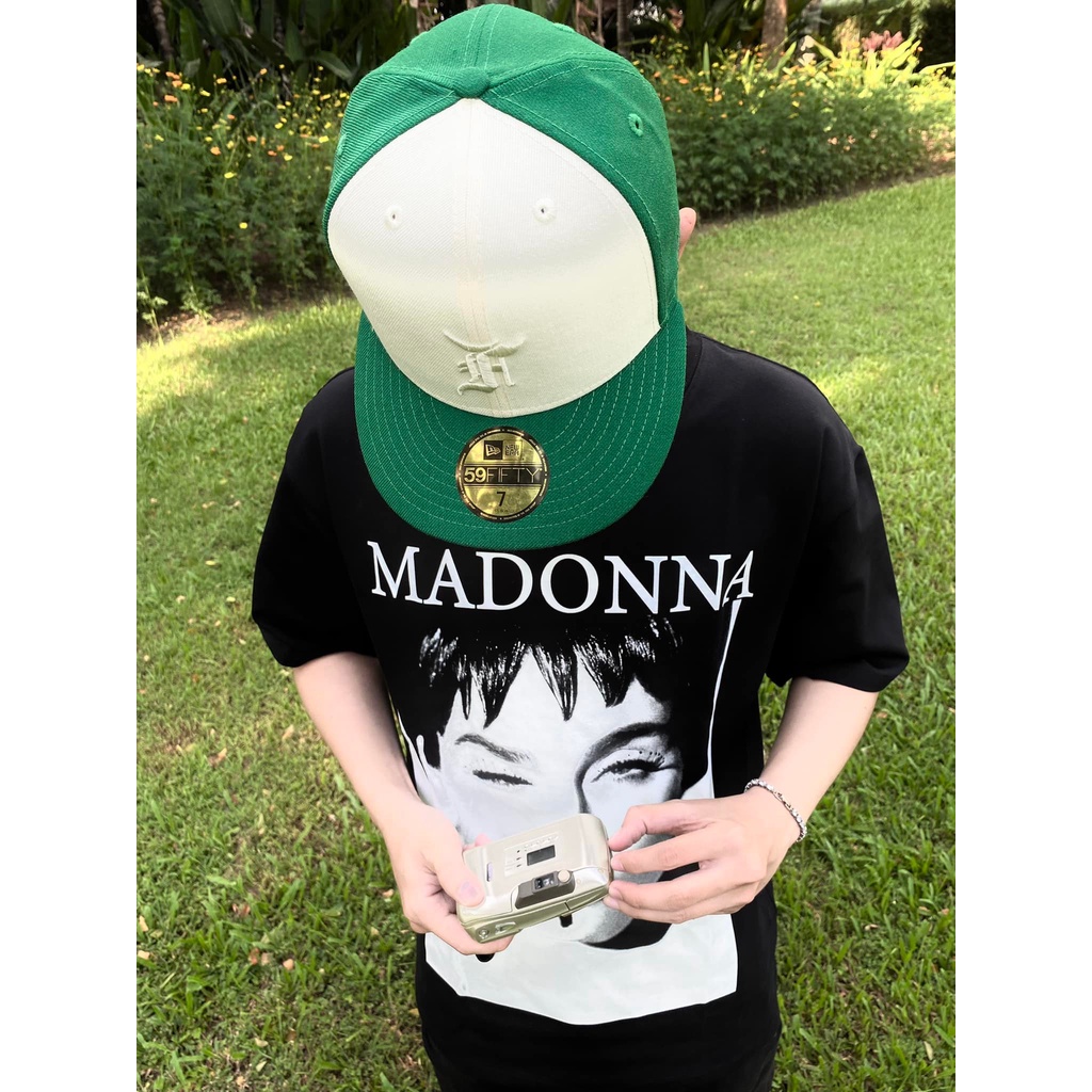 Áo Thun Unisex 100% Cotton Nhập khẩu, Cotton 4 chiều dày, mẫu mới S22 | MADONNA TEE