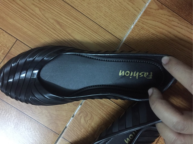 giày nhựa bup bê đi nước gia hot ..50k | BigBuy360 - bigbuy360.vn