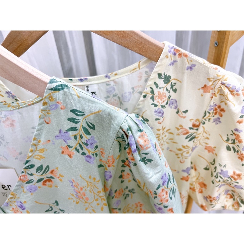 Váy babydoll họa tiết hoa nhí xẻ tà dáng dài dễ thương