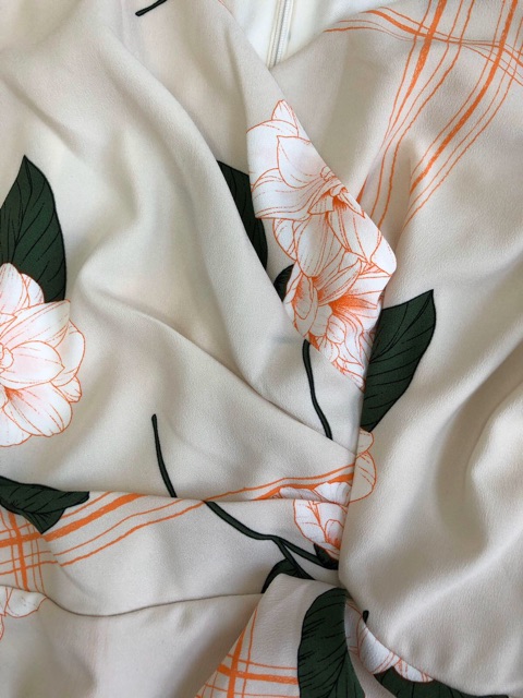 Đầm J. Tay-lor - xuất dư