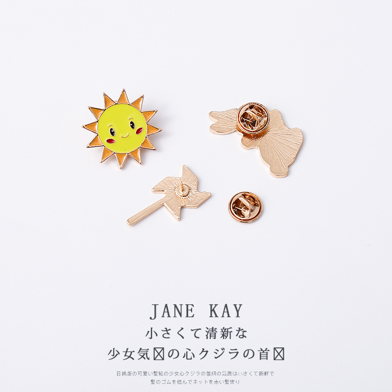 Ghim cài áo họa tiết hoạt hình độc đáo dành cho phái nữ