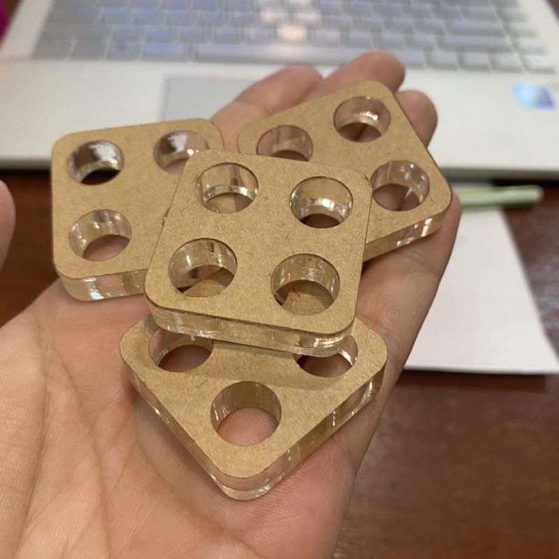 Đế mica 4 ô đựng mực phun xăm