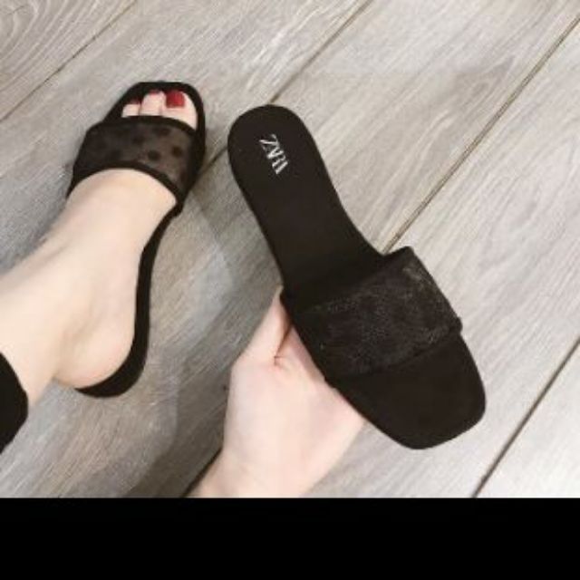 Dép lưới chấm bi