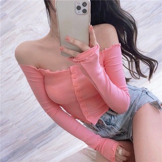 Áo bẹt vai nút tay dài