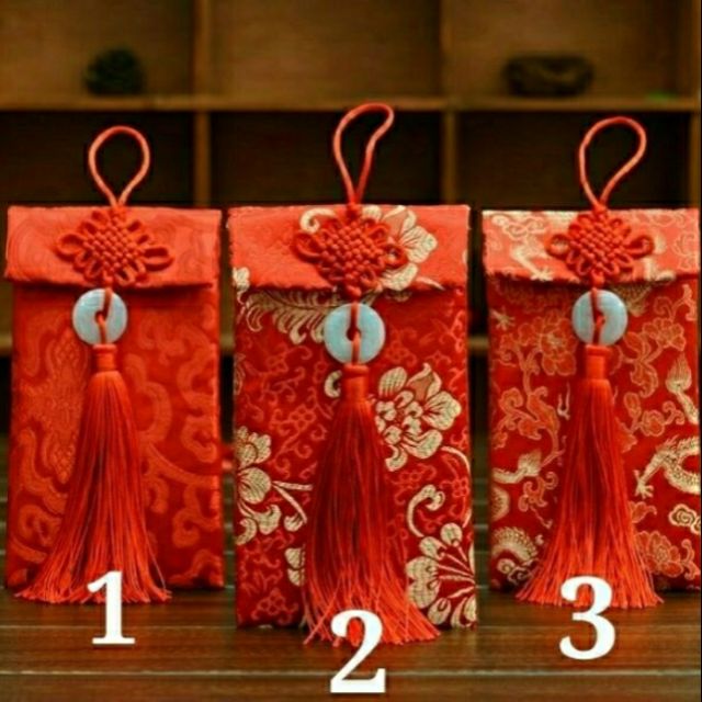 Bao lì xì cưới vải gấm dập vân chìm sang trọng, kết miếng ngọc tài lộc