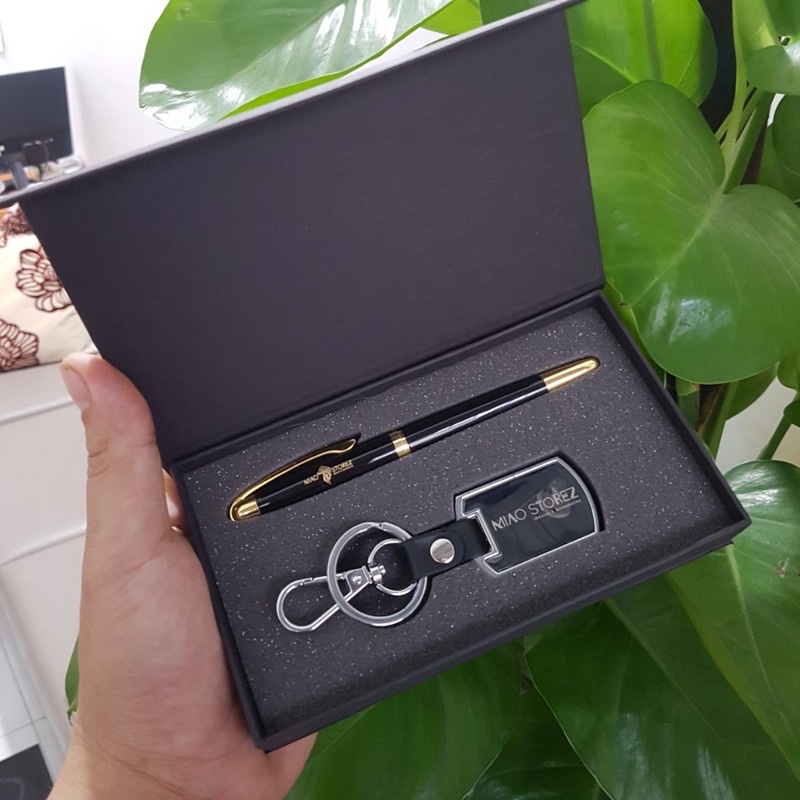 Móc Khóa Kim Loại Khắc Tên - Món Qùa Tặng Độc Đáo